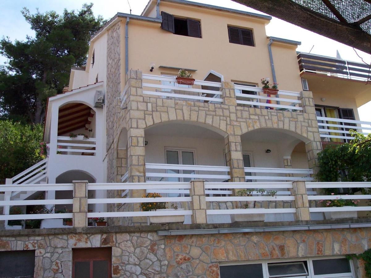 Apartment GREEN Jelsa - B&B