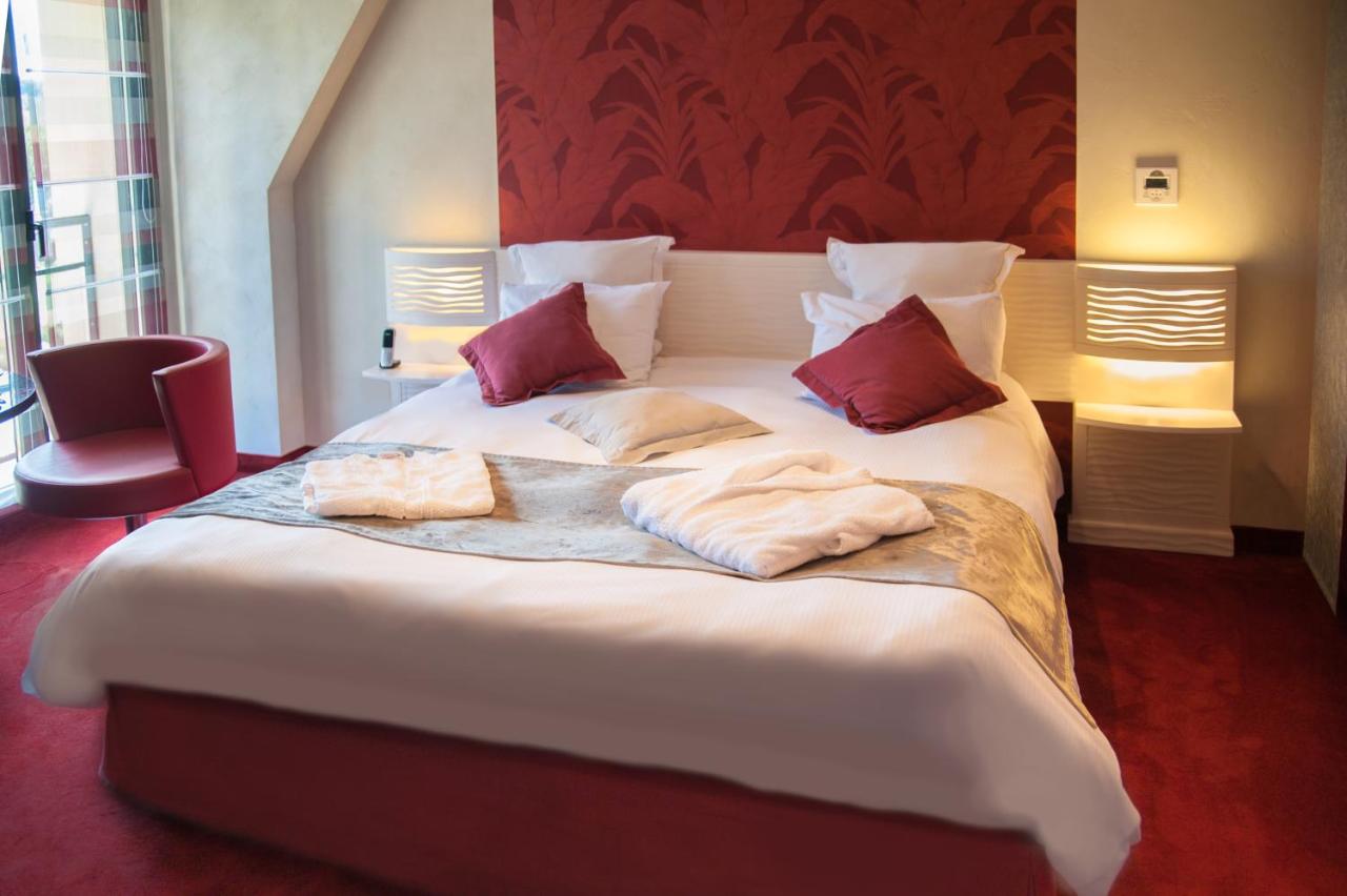 Junior Suite (2 Adults)