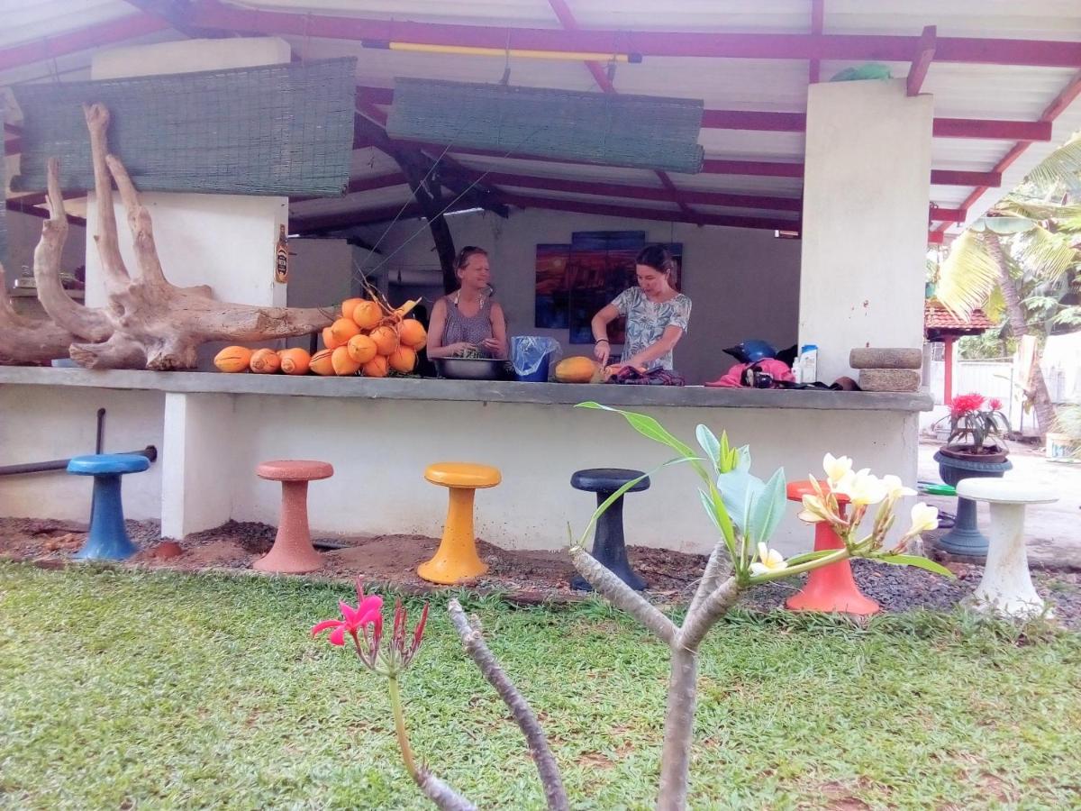 Mbeach Nest - Bed and Breakfast Panadura