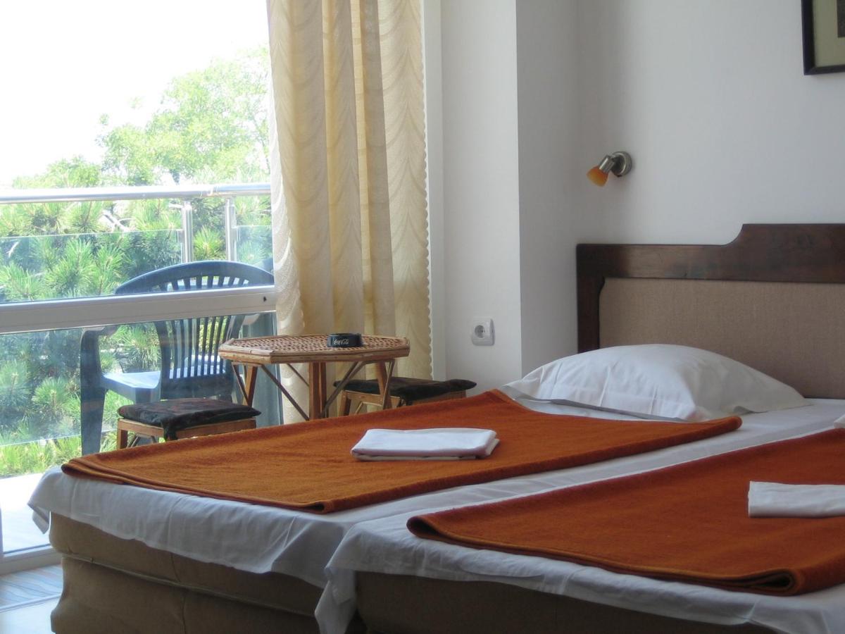 Double or Twin Room with Sea View