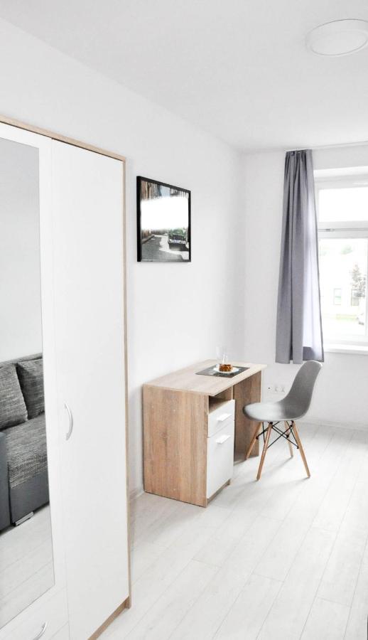 Apartment With Shared Bathroom