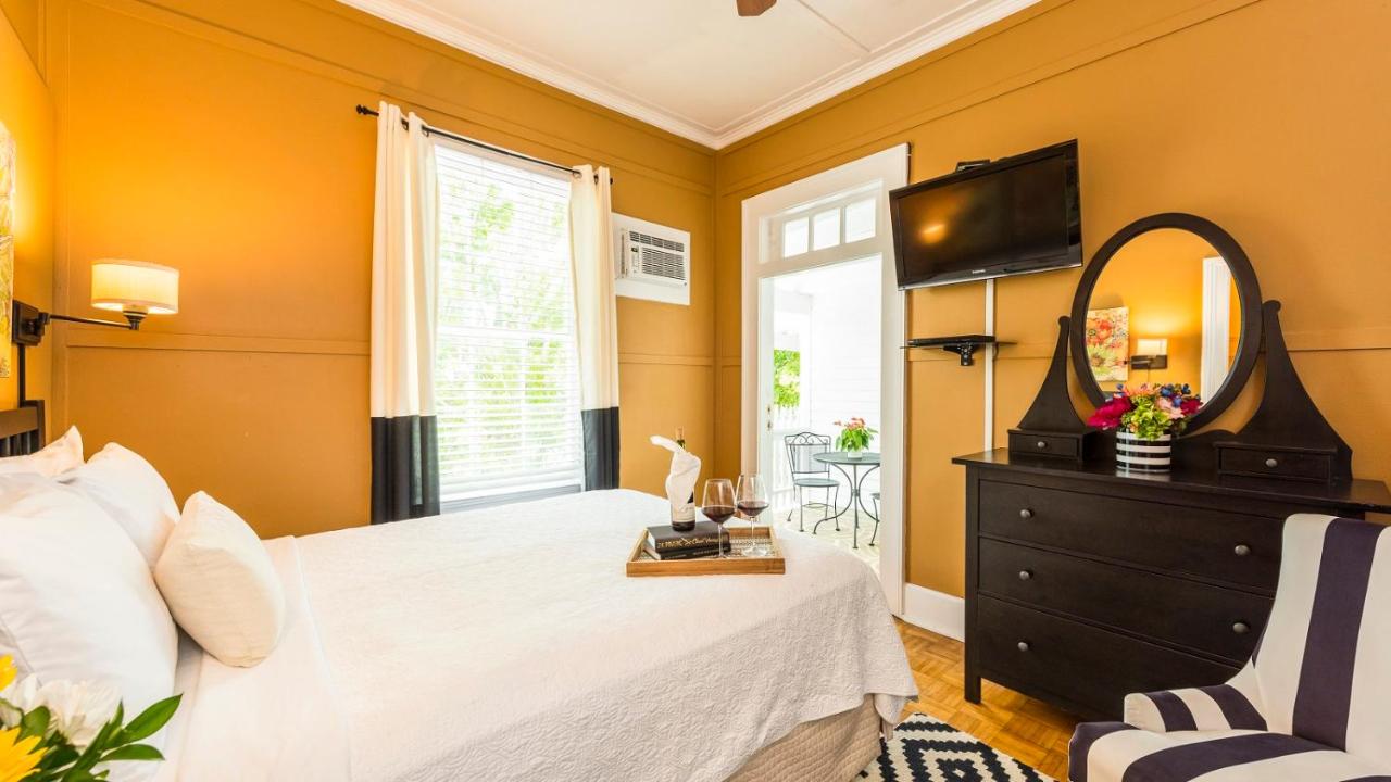 Treetop Room