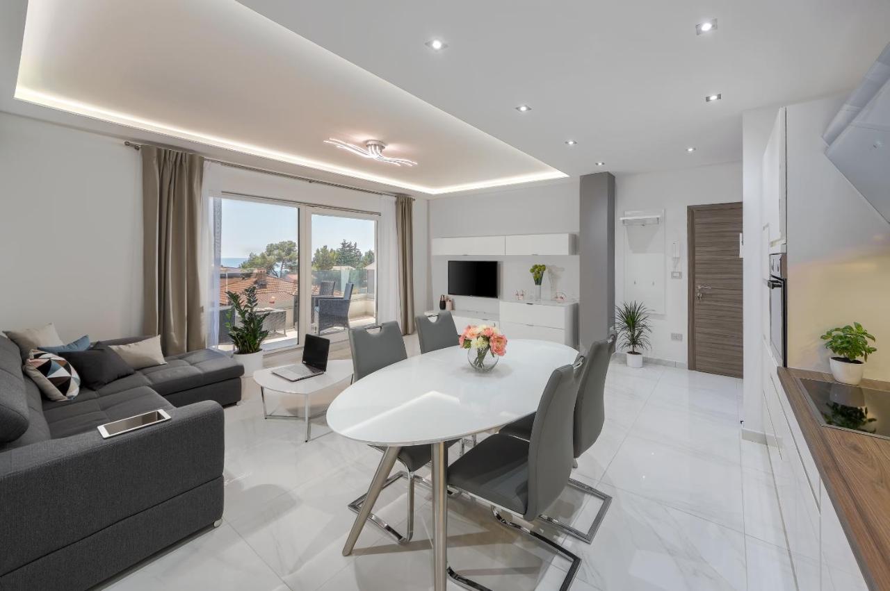 Apartment mit Meerblick