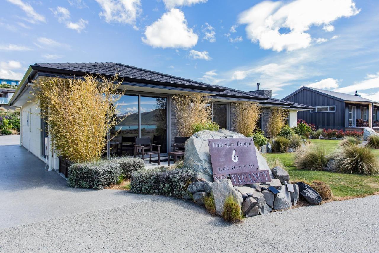 Superior Studio with Lake and Mountain View