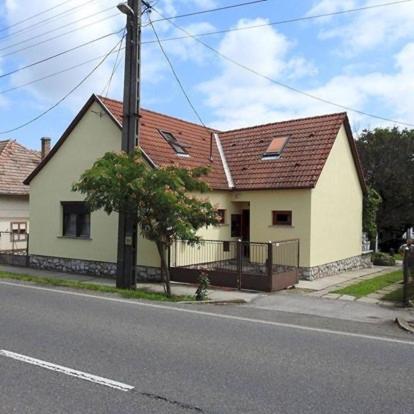 Barackos Vendégház Bár - B&B