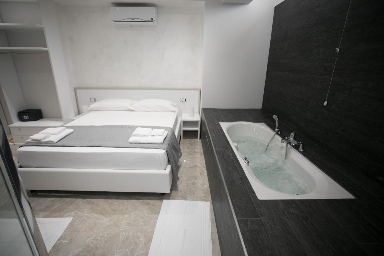 Suite with Spa Bath