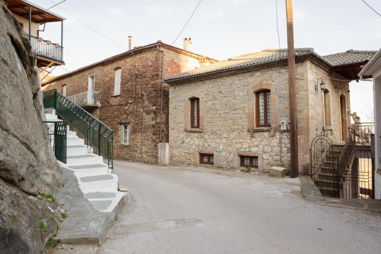 Cottage House in Traditional Greek Village - Bed and Breakfast