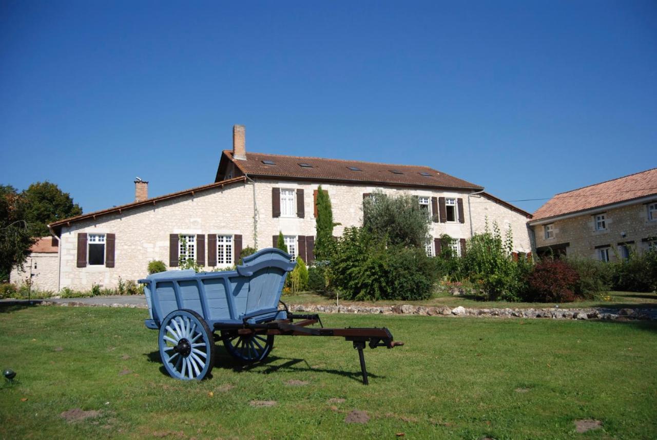 B&B Neuvicq - Le Logis des Quatre Puits - Bed and Breakfast Neuvicq