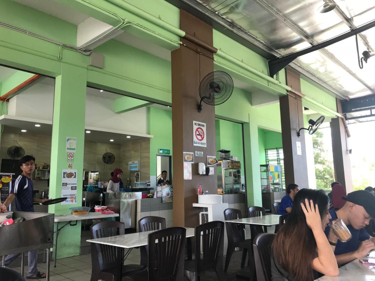 SS Homestay Borneo Housing SL3 - B&B Kuching