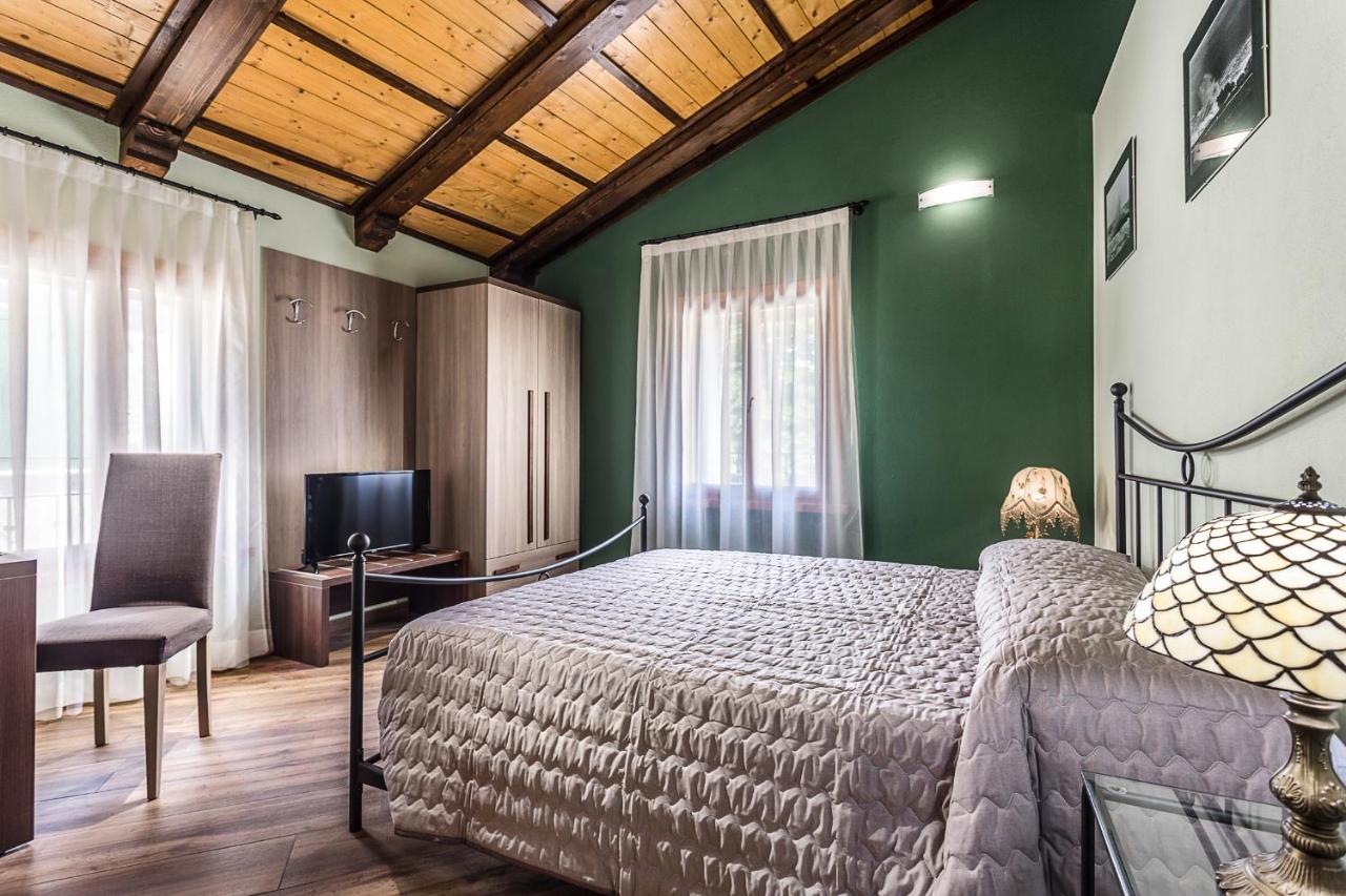 Deluxe Double Room with Castle View
