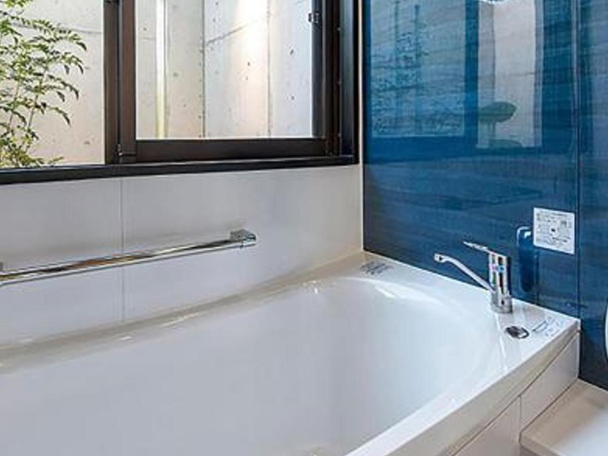 Three-Bedroom Suite (3F)