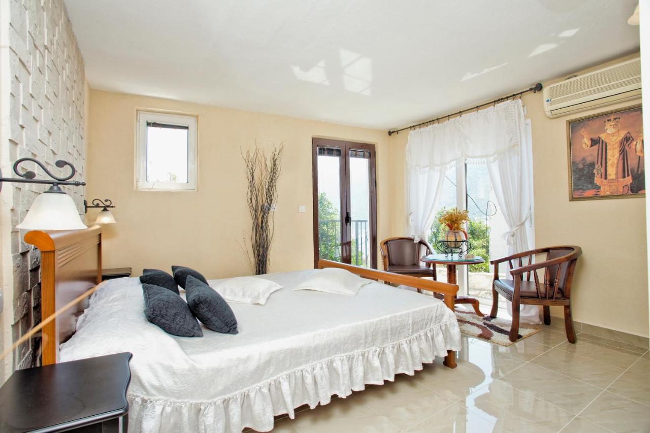 One-Bedroom Apartment with Balcony and Partial Sea View