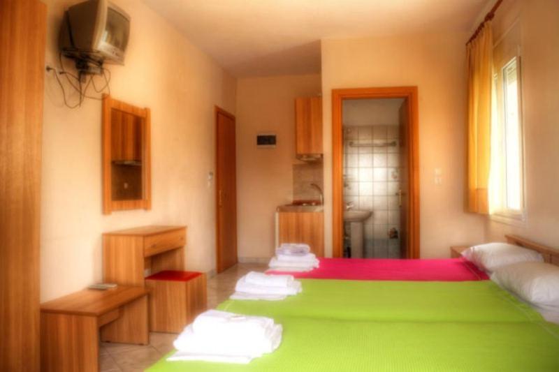 Studio (3 Adults)
