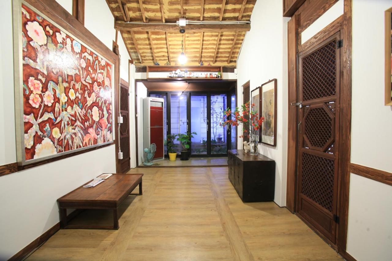 B&B Jeonju - MongYouHwaWon Guesthouse(Painter's house) - Bed and Breakfast Jeonju