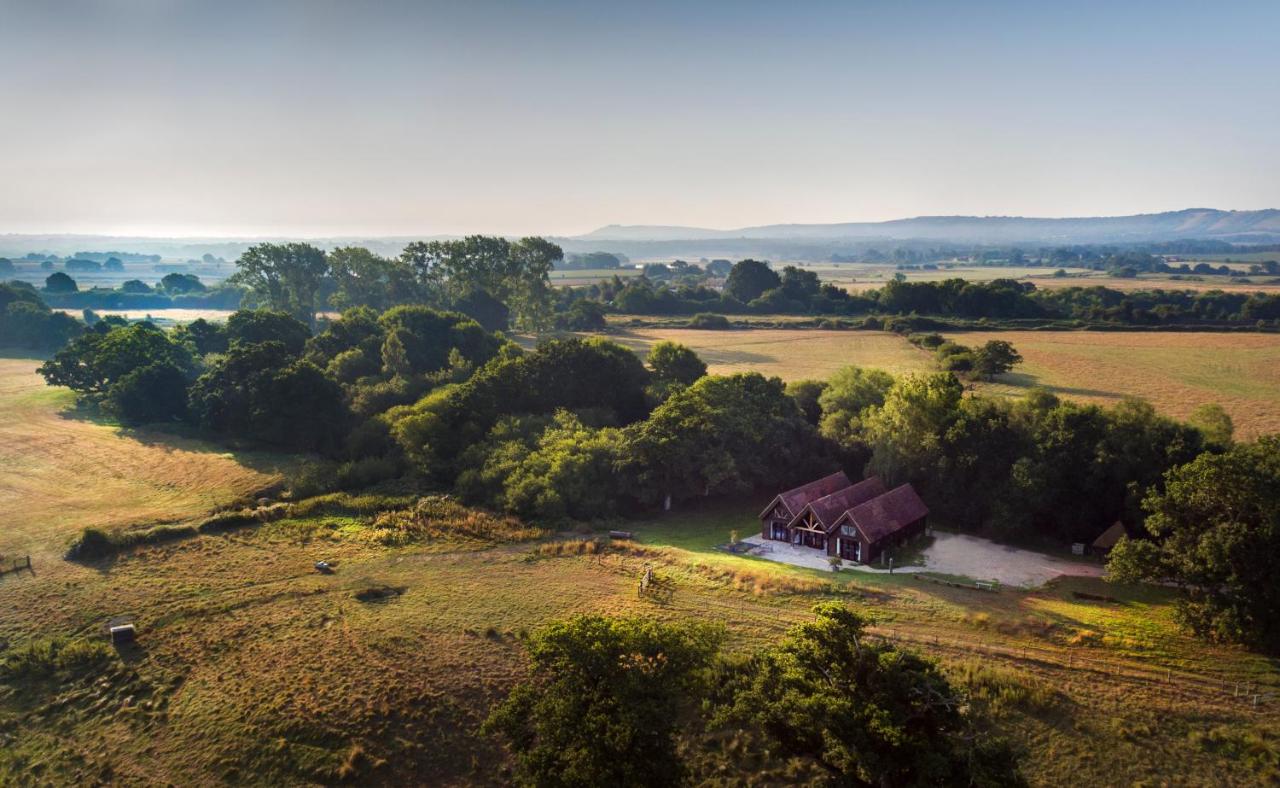 B&B Hardham - The Mill House on the Brooks South Downs West Sussex Sleeps 15 - Bed and Breakfast Hardham