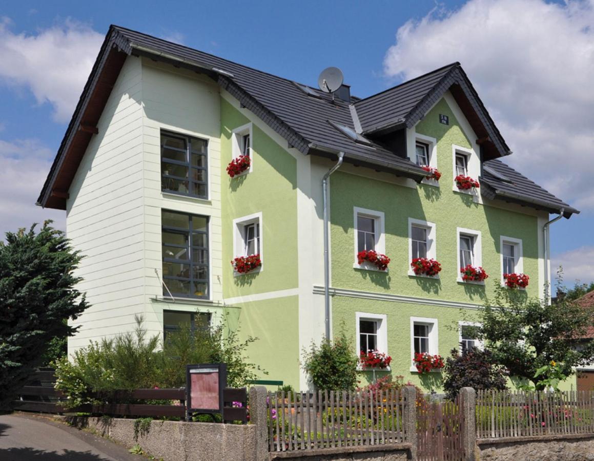 B&B Bad Alexandersbad - Landhaus Bruckner - Bed and Breakfast Bad Alexandersbad