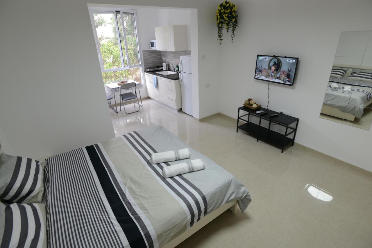 Olga Beach Apartment 28 - Ferienwohnung Haifa