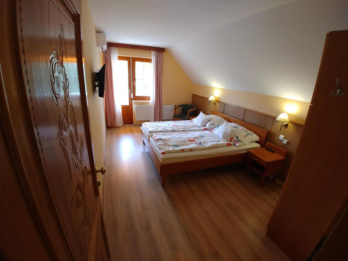 Apartment mit Balkon