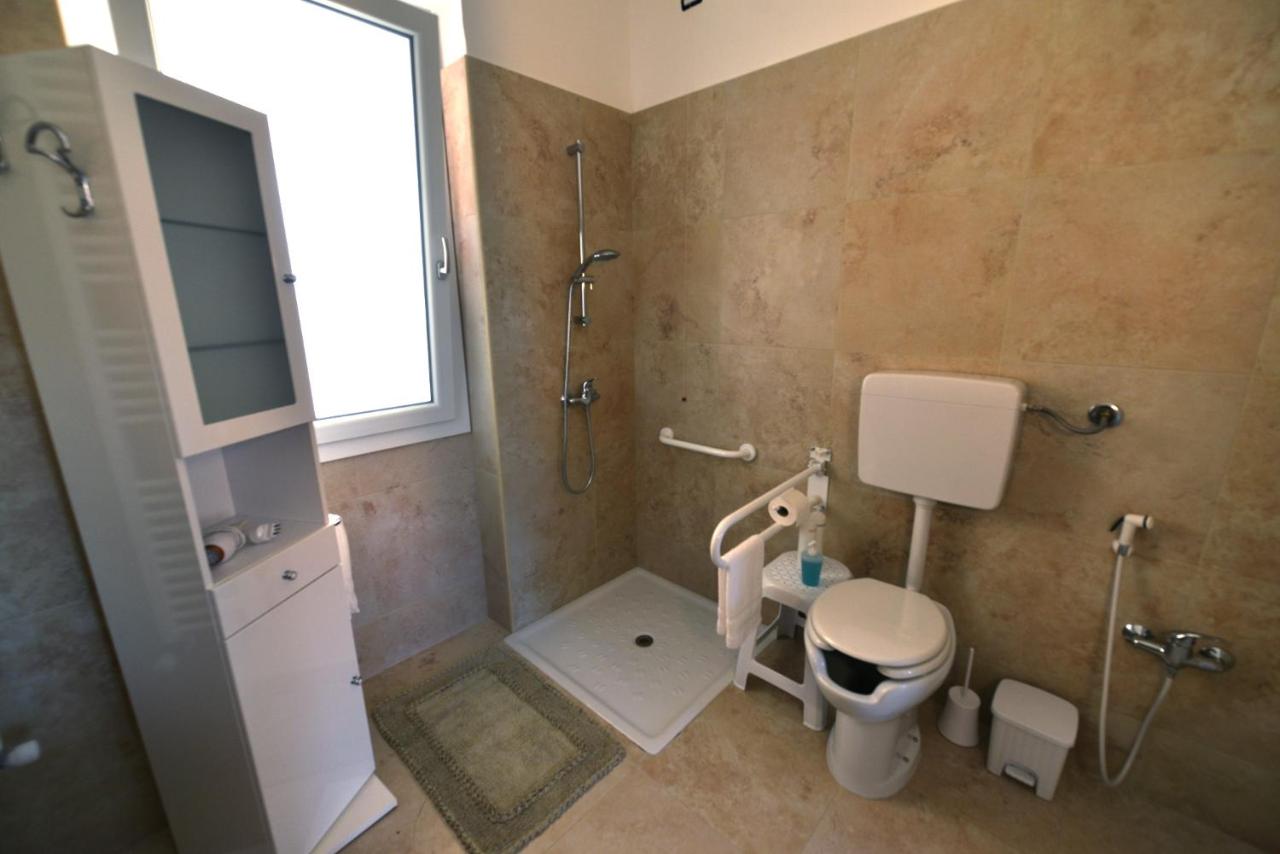 Chambre Double - Accessible aux Personnes à Mobilité Réduite 