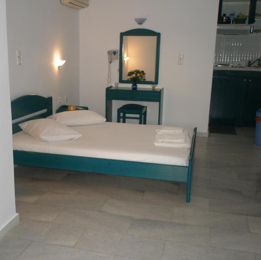 Studio (2 Adults)
