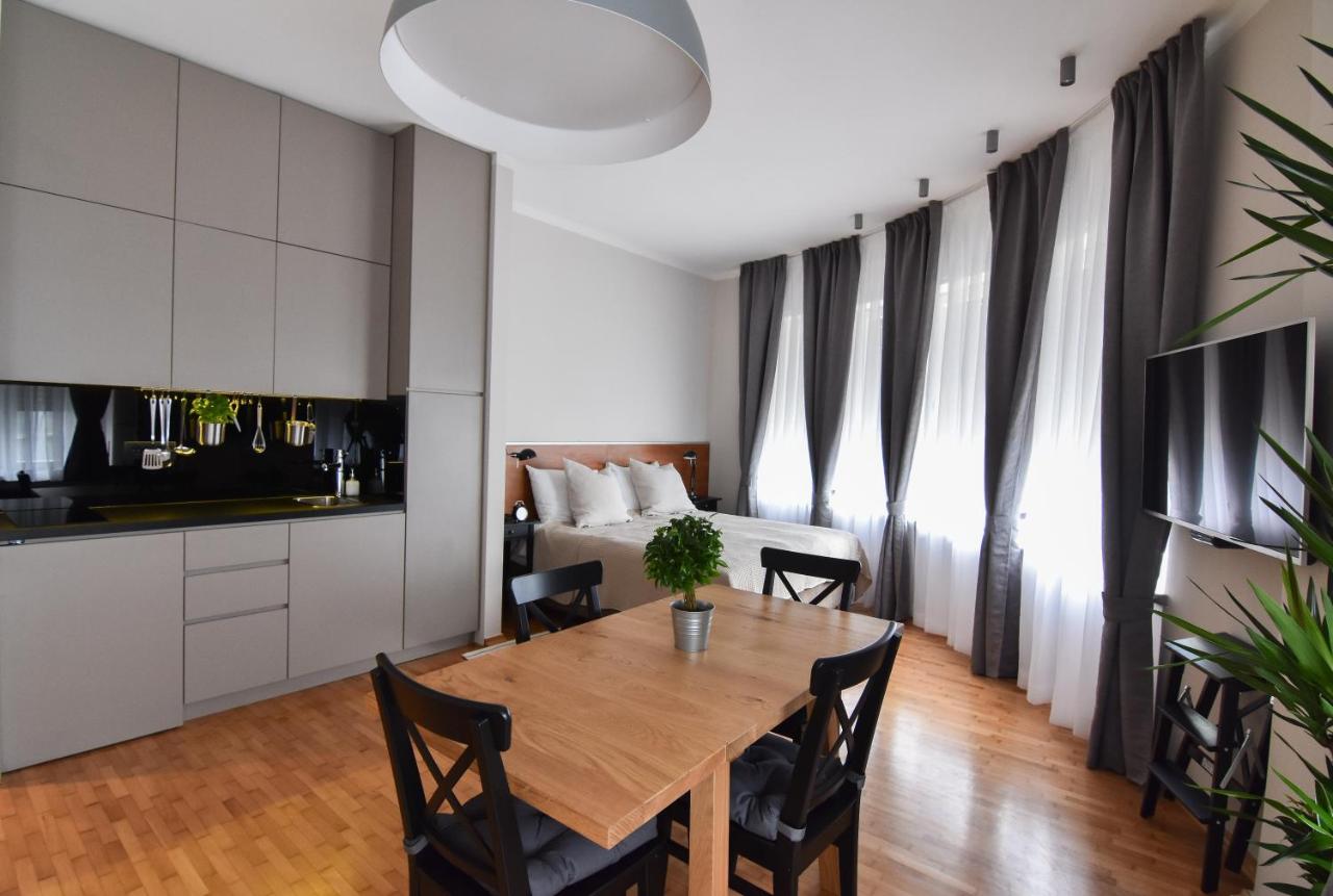 B&B Zagreb - Karlo Main Square Apartments - Bed and Breakfast Zagreb