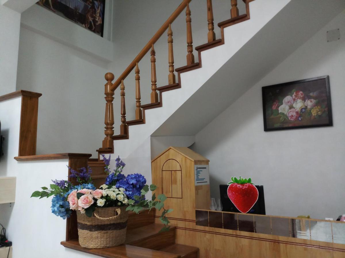 Strawberry Hotel Dalat - B&B