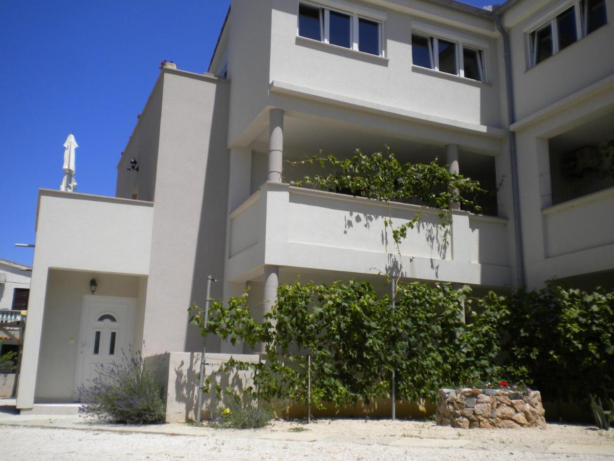 Apartments Vito - B&B Nin