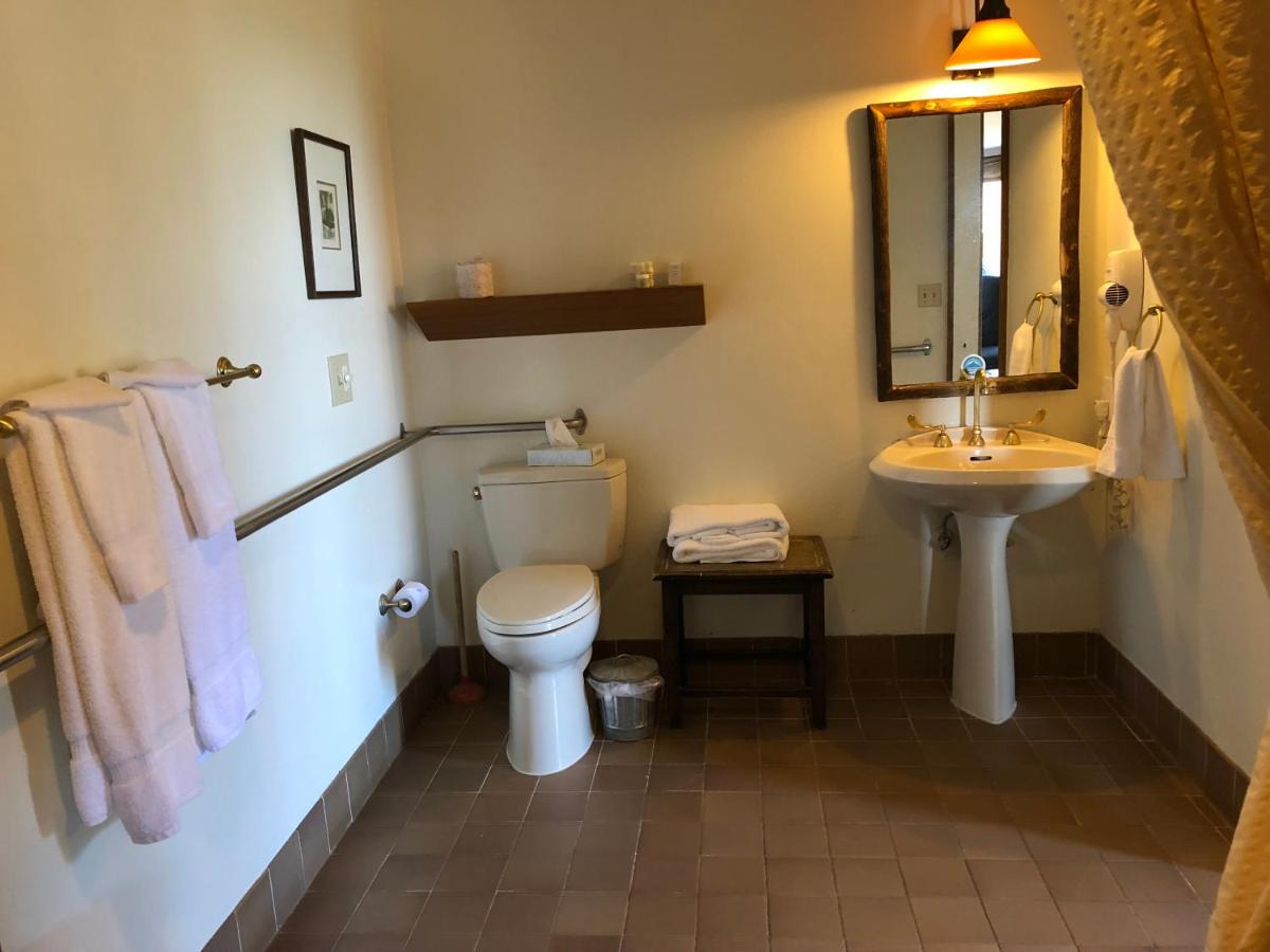 Chambre Lit King-Size avec Baignoire Spa et Vue