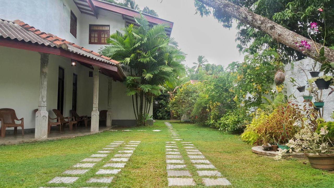 B&B Bentota - Villa Happy Home - Bed and Breakfast Bentota