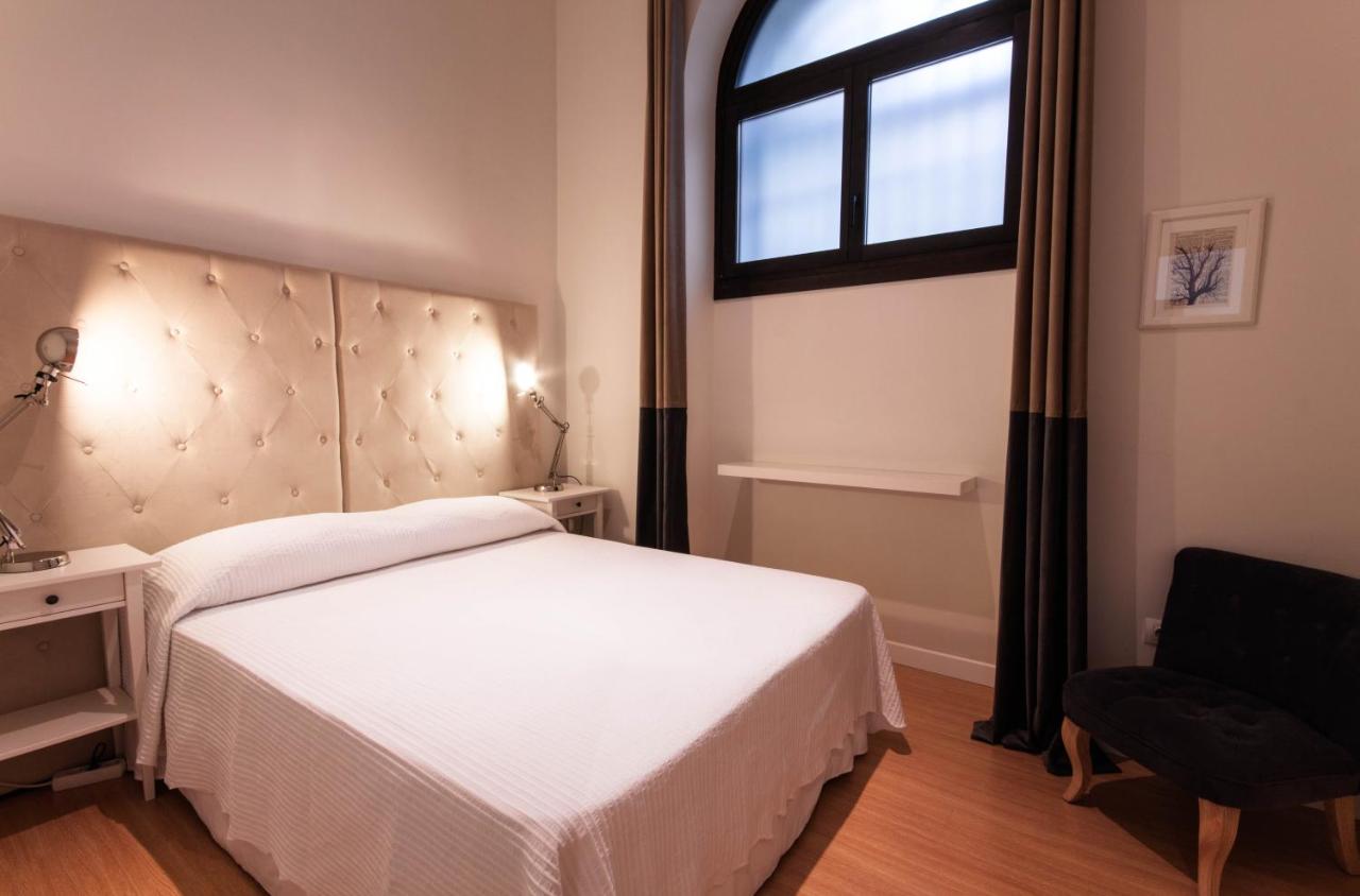 Apartment mit Balkon