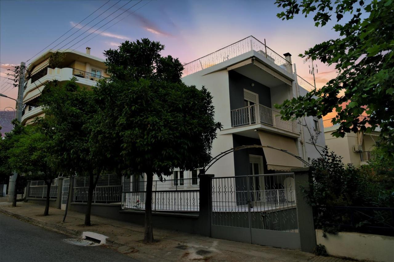 Zefyros Super Cool Apartments next to Alimos Riviera - B&B