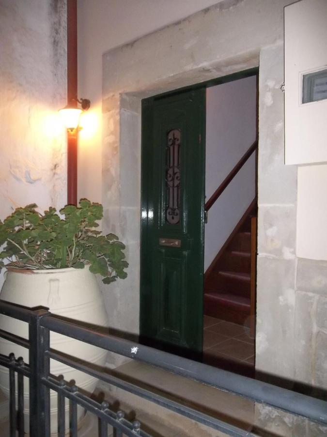 Villa 1930 first floor - B&B Vóroi