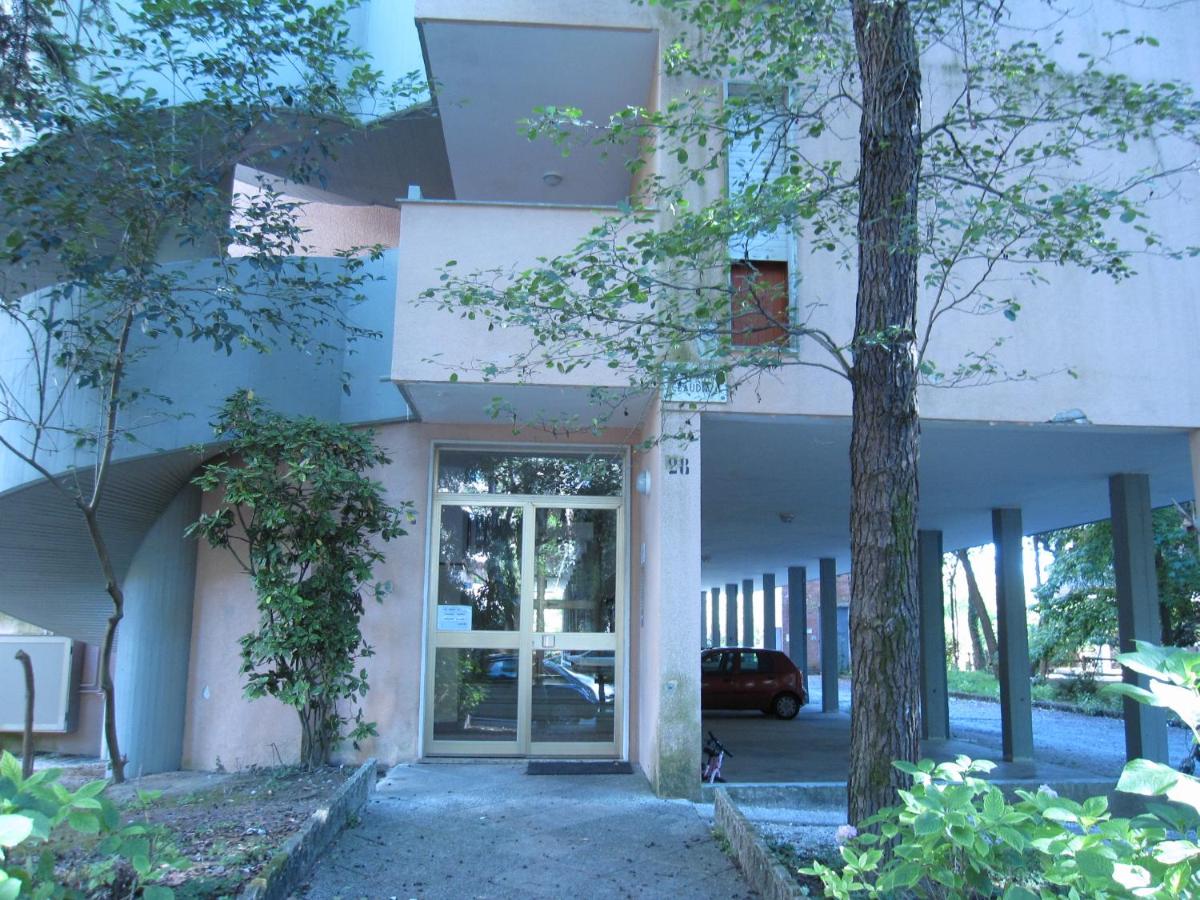 Appartamento con 2 Camere da Letto e Terrazza