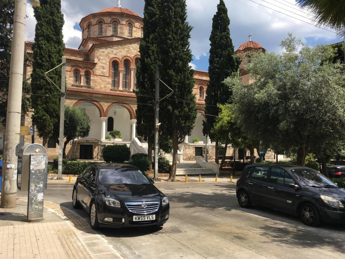 Edem Riviera Studio,close to beach,in Paleo Faliro - B&B Athens