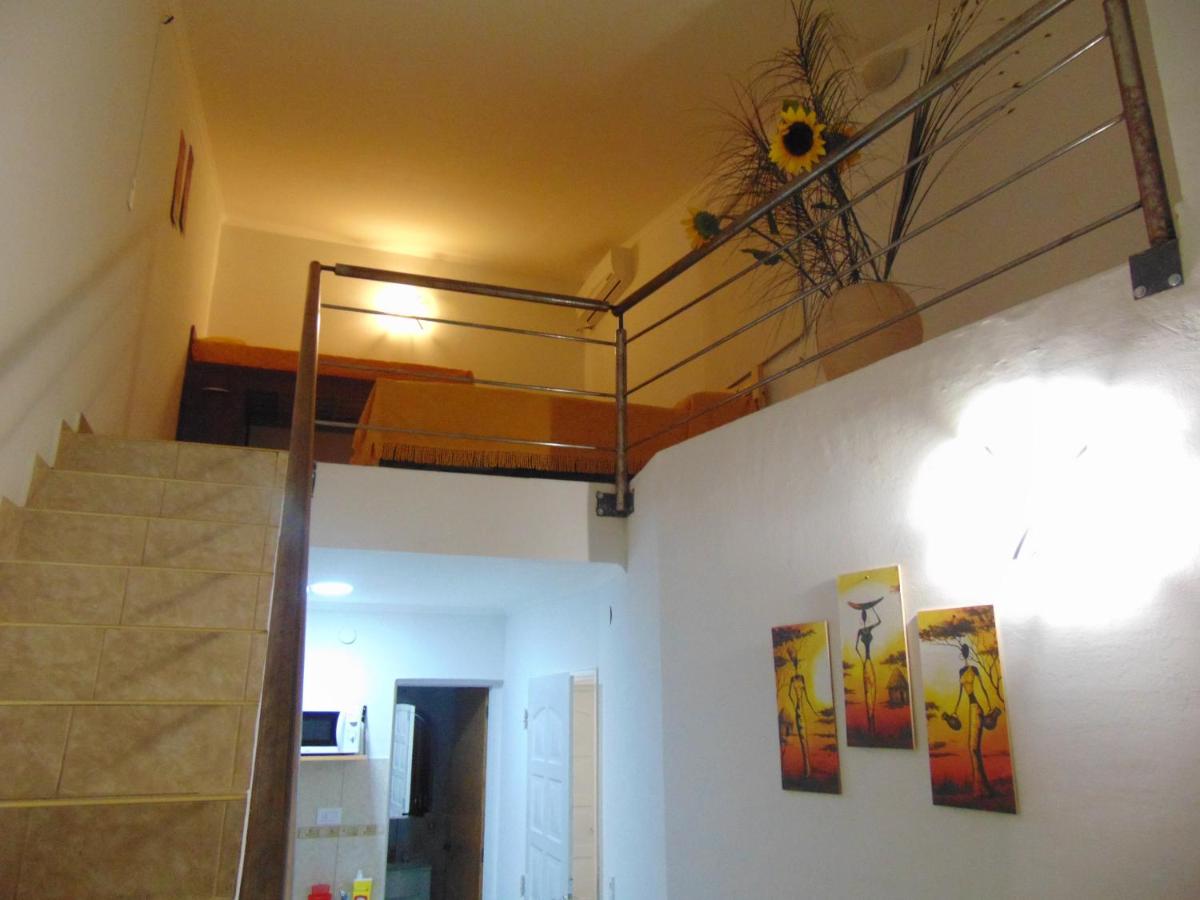 Departamentos Anahí - B&B Río Colorado