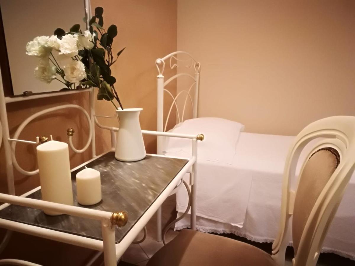 Deluxe Room (2 Adults + 1 Child)
