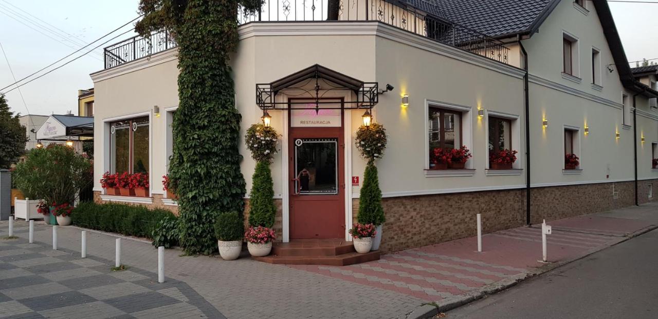 Pokoje De Luxe Figaro - Ferienwohnung Płock