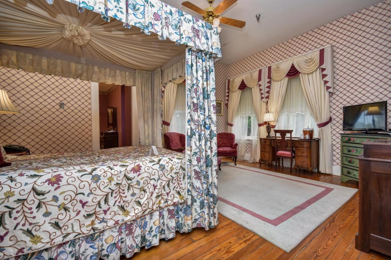 Queen Suite
