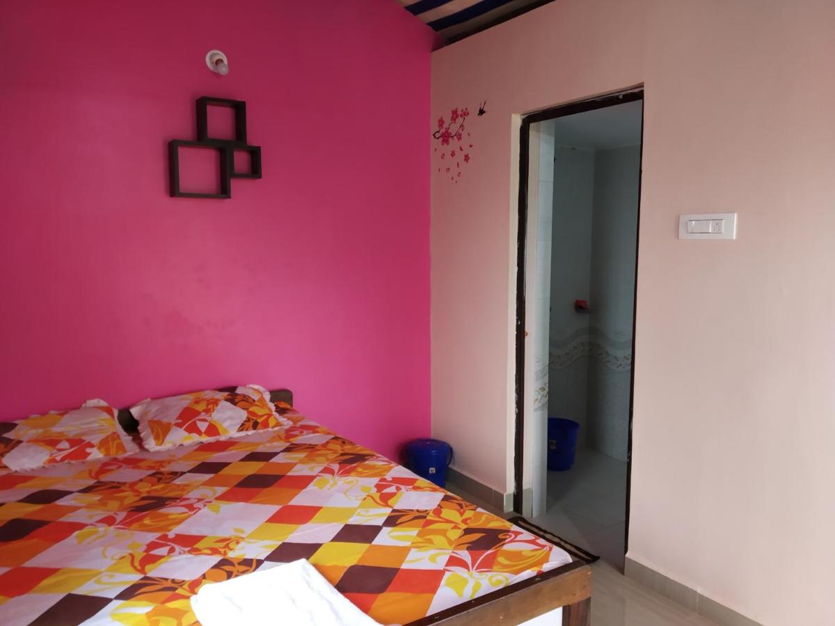 Prafulla Homestay - B&B
