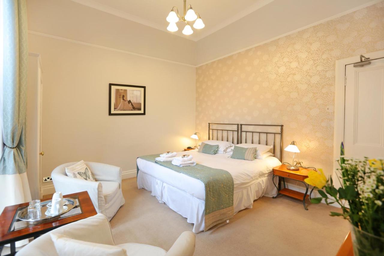 Double or Twin Room with Garden View