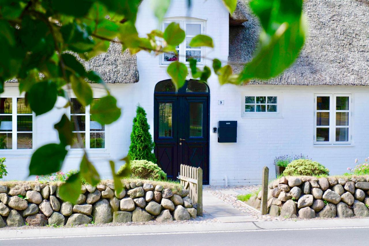 Ferienwohnungen Bosbuell Huus - Bed and Breakfast