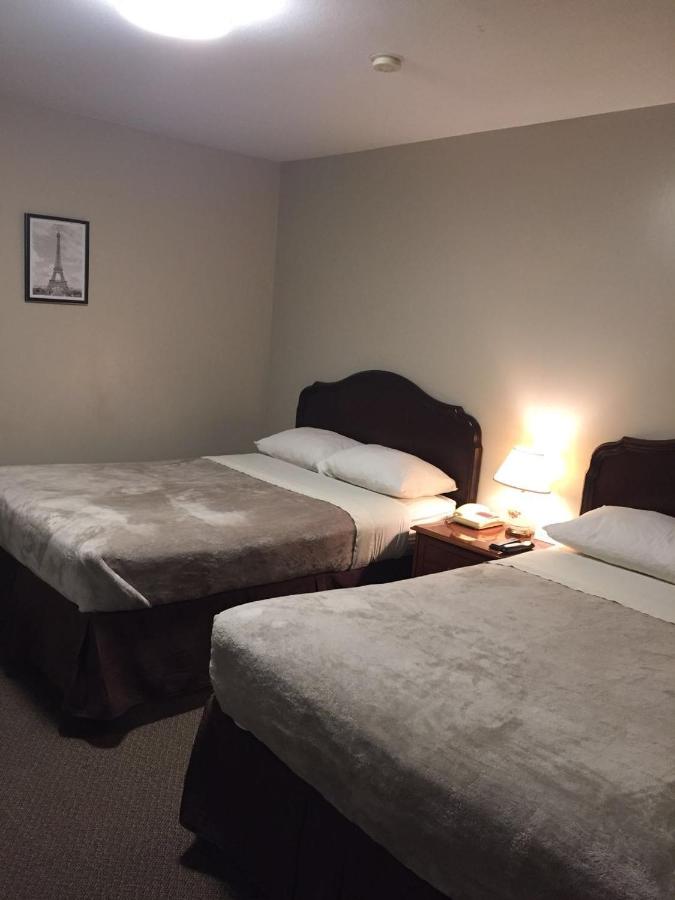 Standard Queen Room with Two Queen Beds