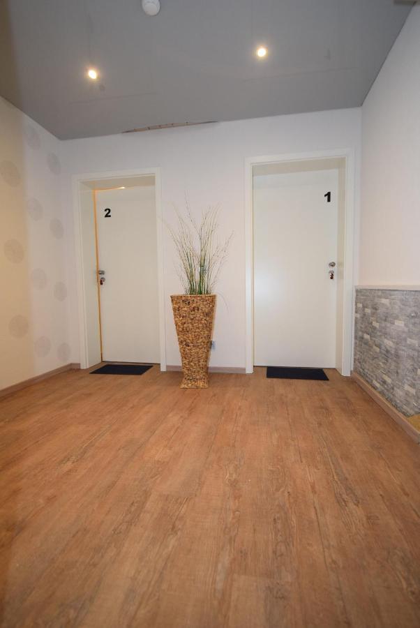 Ferienzimmer Saarlouis - B&B Saarlouis