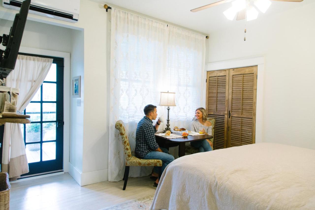 Deluxe King Suite