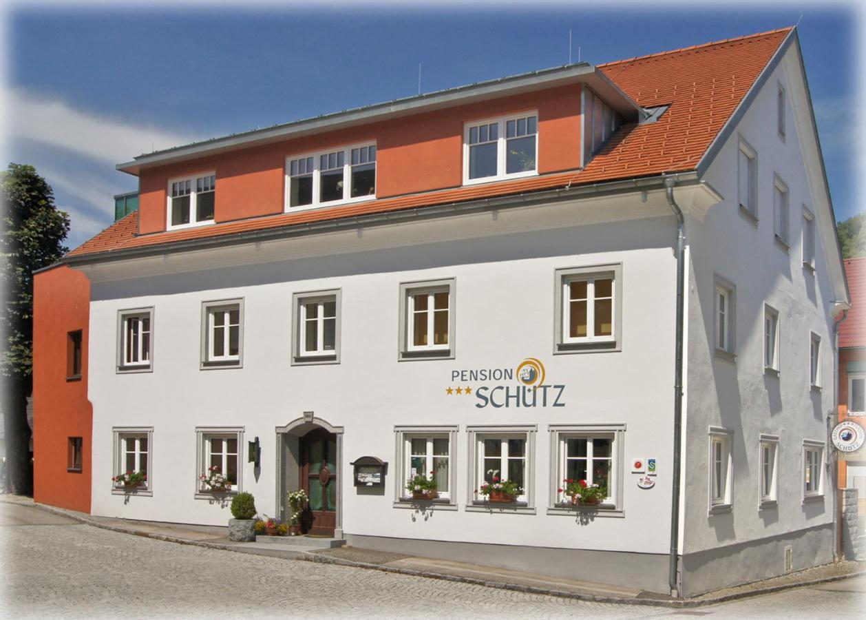Gasthof-Pension Schütz - B&B