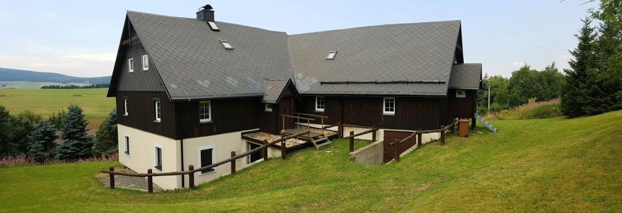 Chaloupka Slaměnka - Bed and Breakfast Loučná pod Klínovcem