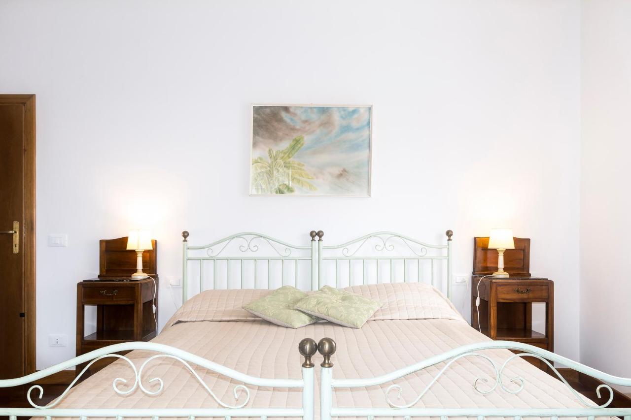 Doppel- oder Zweibettzimmer