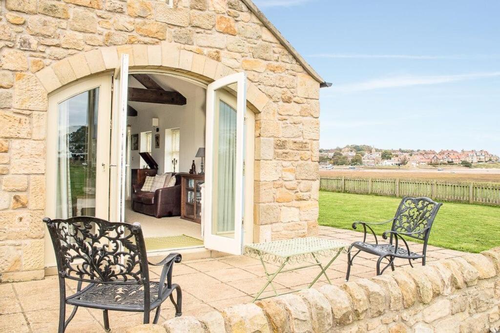 B&B Alnmouth - Beach View, Waterside Cottages - Bed and Breakfast Alnmouth