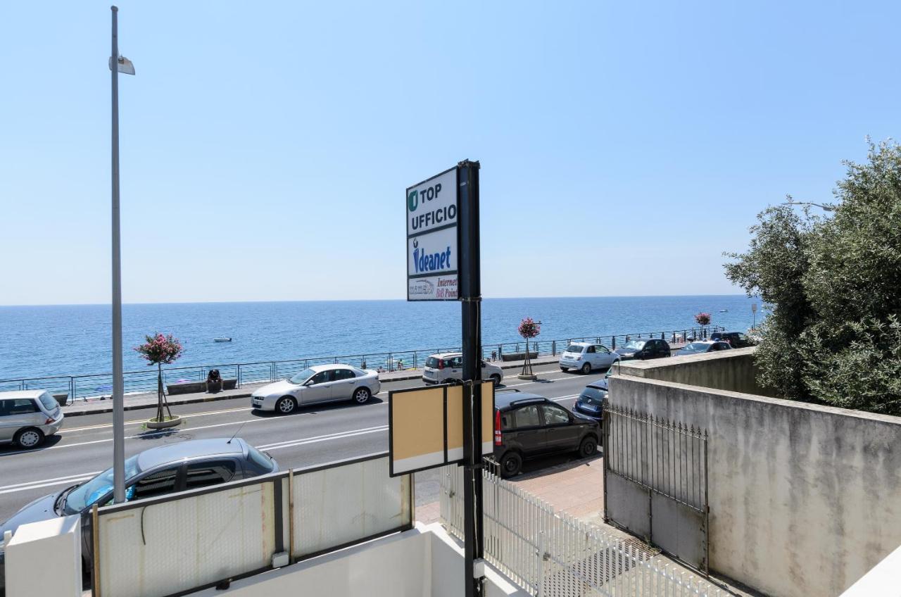 Marina D'Agrò Residence - Bed and Breakfast
