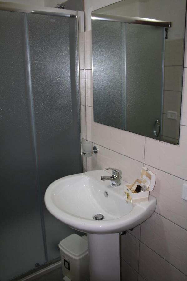 Dreibettzimmer mit eigenem Bad